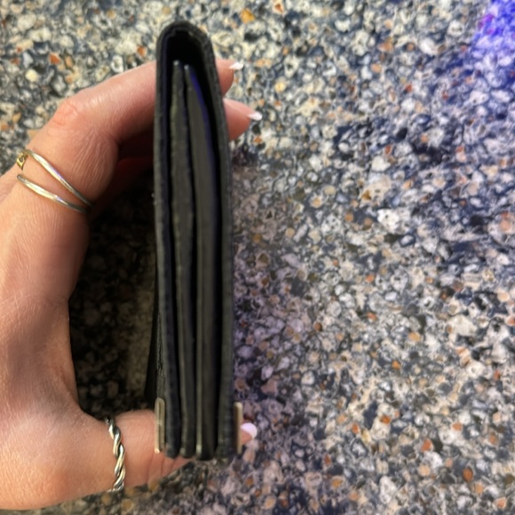 GUCCI ULTRA RARE pull out card holder wallet 🖤 - Picture 7 of 14